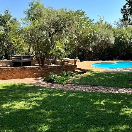 Featherwood Farm & Nyala Lodge Rayton Extérieur photo