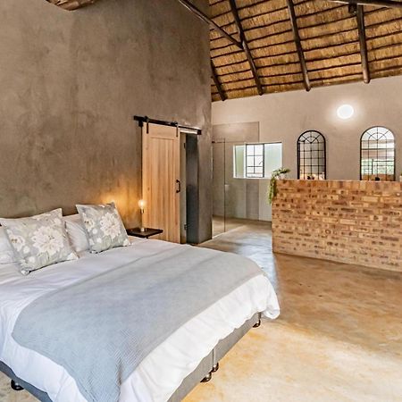 Featherwood Farm & Nyala Lodge Rayton Extérieur photo