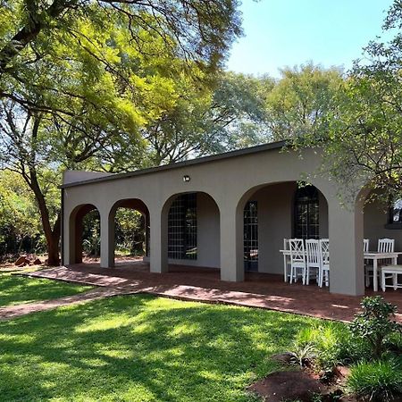 Featherwood Farm & Nyala Lodge Rayton Extérieur photo