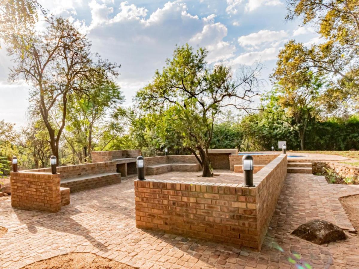 Featherwood Farm & Nyala Lodge Rayton Extérieur photo