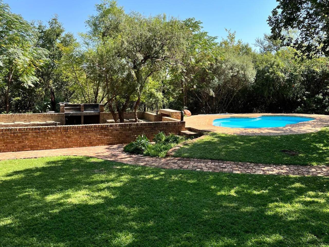 Featherwood Farm & Nyala Lodge Rayton Extérieur photo