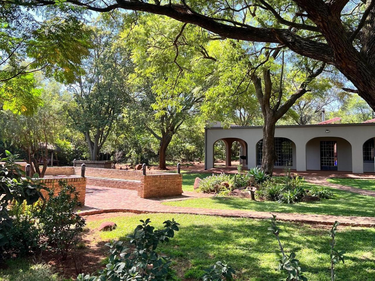 Featherwood Farm & Nyala Lodge Rayton Extérieur photo
